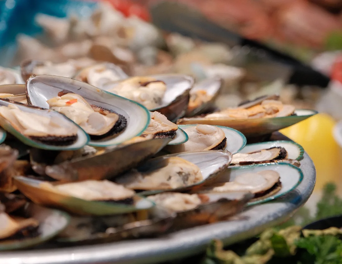 Moules fraîches du buffet