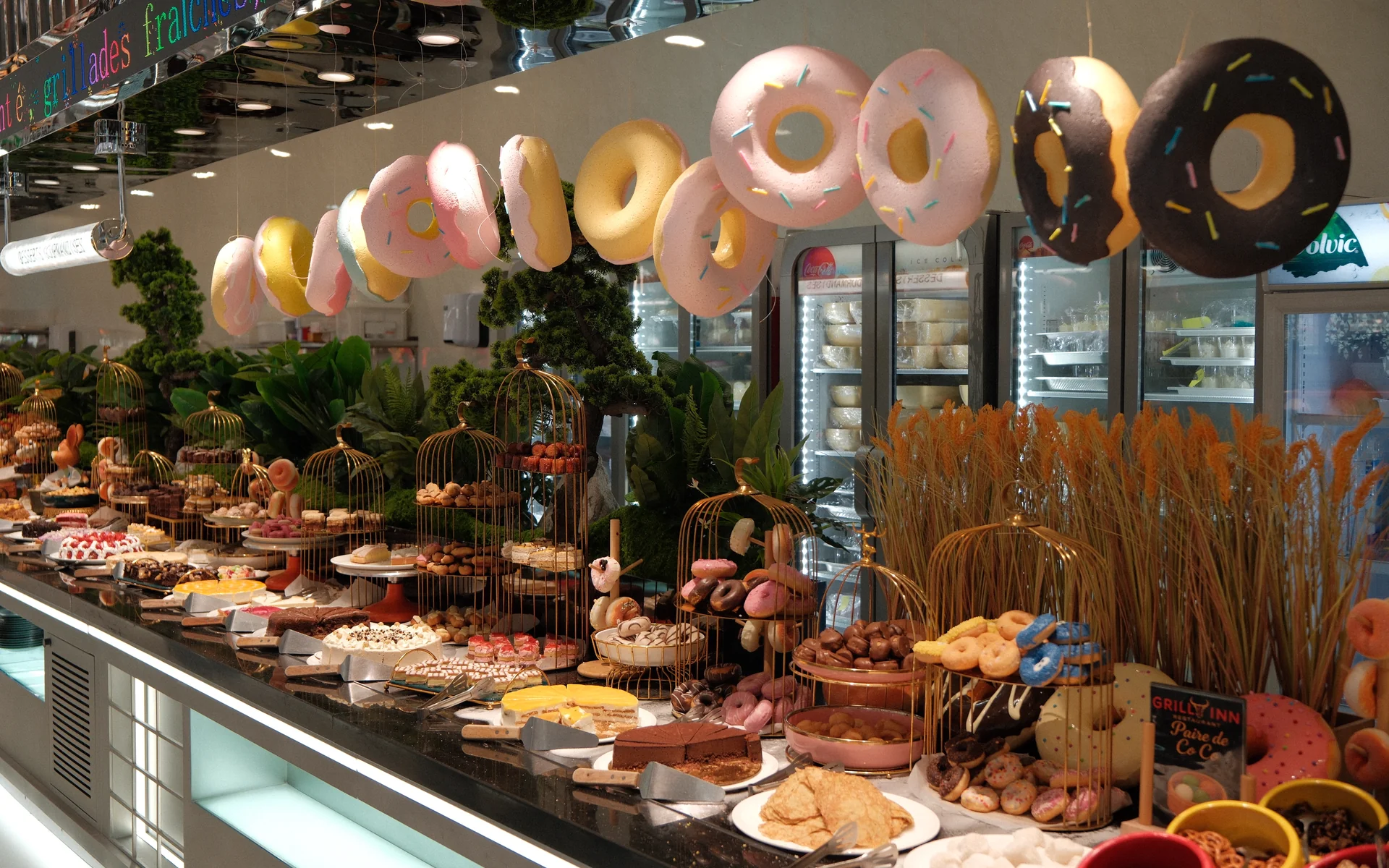 Le généreux buffet de desserts Grill’Inn